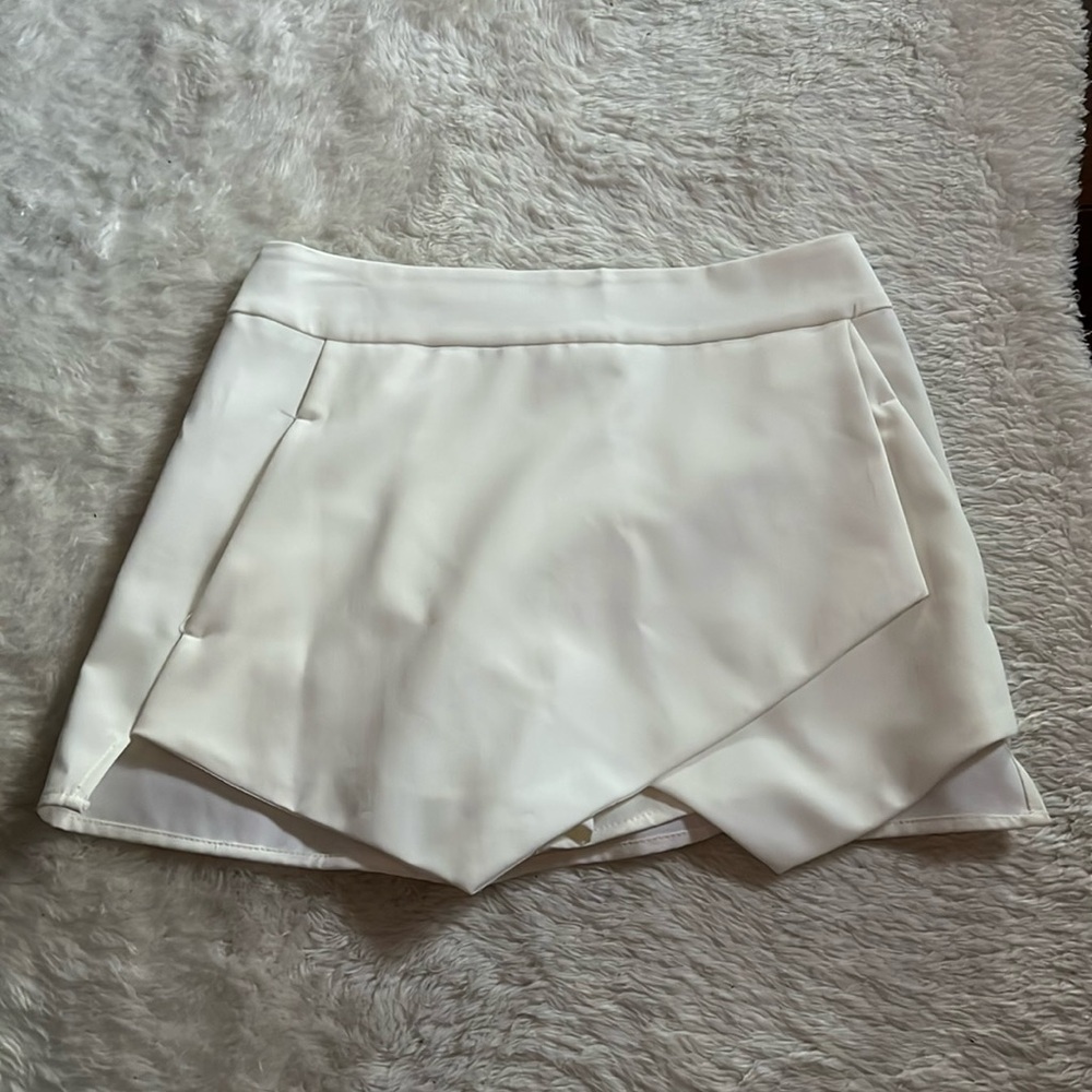 White mini Short/Skit